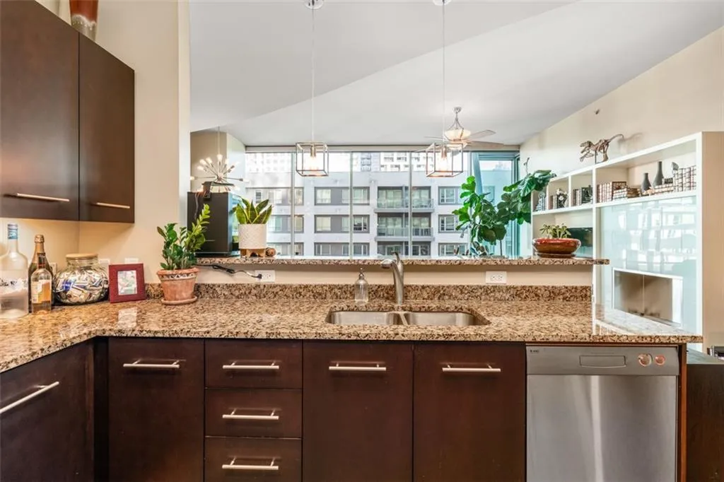 20 10th Street Nw Unit 604, Atlanta, Georgia 30309, 2 Bedrooms Bedrooms, ,2 BathroomsBathrooms,Residential,For Sale,20 10th Street Nw Unit 604,7616390