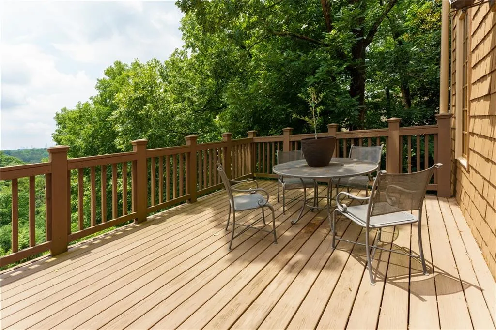 1380 Indian Trail, Sandy Springs, Georgia 30327, 5 Bedrooms Bedrooms, ,5 BathroomsBathrooms,Residential,Sold,1380 Indian Trail,7064115