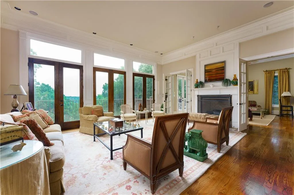 1380 Indian Trail, Sandy Springs, Georgia 30327, 5 Bedrooms Bedrooms, ,5 BathroomsBathrooms,Residential,Sold,1380 Indian Trail,7064115