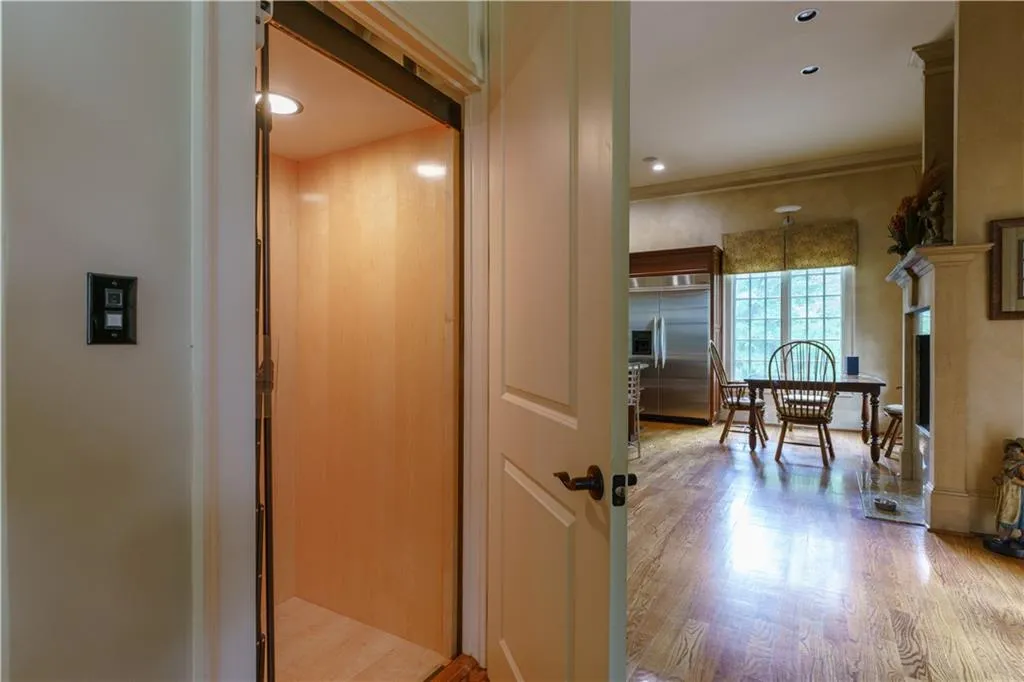 1380 Indian Trail, Sandy Springs, Georgia 30327, 5 Bedrooms Bedrooms, ,5 BathroomsBathrooms,Residential,Sold,1380 Indian Trail,7064115