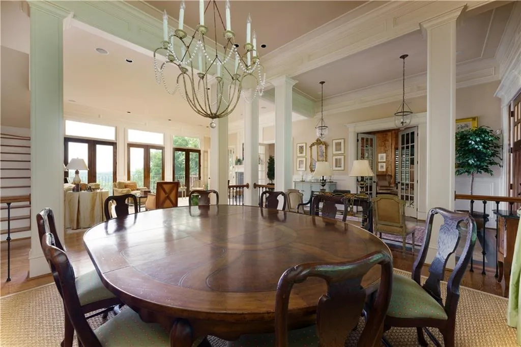 1380 Indian Trail, Sandy Springs, Georgia 30327, 5 Bedrooms Bedrooms, ,5 BathroomsBathrooms,Residential,Sold,1380 Indian Trail,7064115