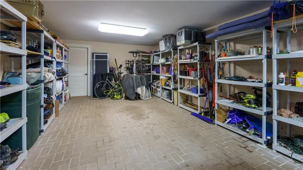 1380 Indian Trail, Sandy Springs, Georgia 30327, 5 Bedrooms Bedrooms, ,5 BathroomsBathrooms,Residential,Sold,1380 Indian Trail,7064115