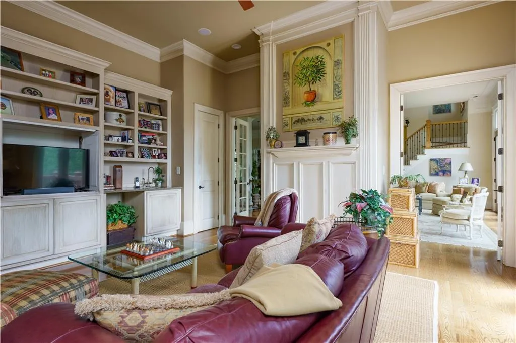 1380 Indian Trail, Sandy Springs, Georgia 30327, 5 Bedrooms Bedrooms, ,5 BathroomsBathrooms,Residential,Sold,1380 Indian Trail,7064115