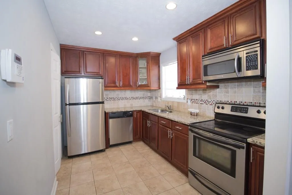 290 Winding River Drive Unit J, Sandy Springs, Georgia 30350, 2 Bedrooms Bedrooms, ,2 BathroomsBathrooms,Residential,Sold,290 Winding River Drive Unit J,6050096