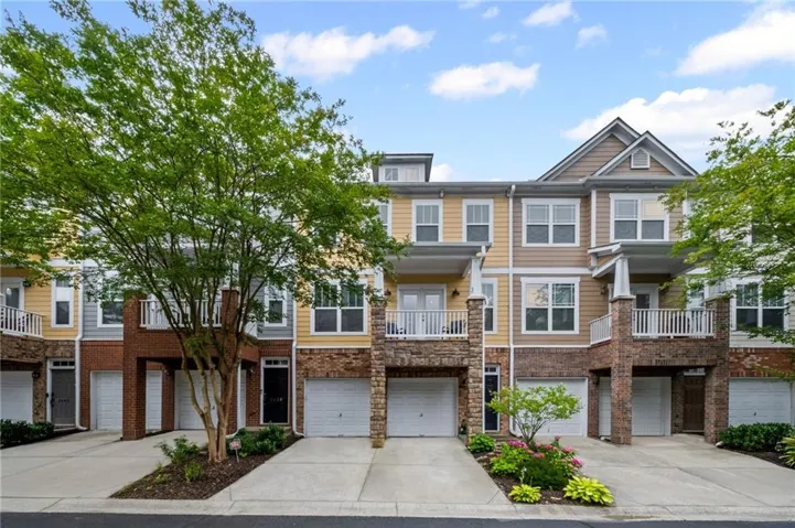 Spacious 3 bedroom townhome in the Cambridge HS district