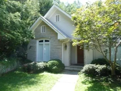 9930 Huntcliff Trace, Sandy Springs, Georgia 30350, 5 Bedrooms Bedrooms, ,3 BathroomsBathrooms,Residential,Sold,9930 Huntcliff Trace,5891663