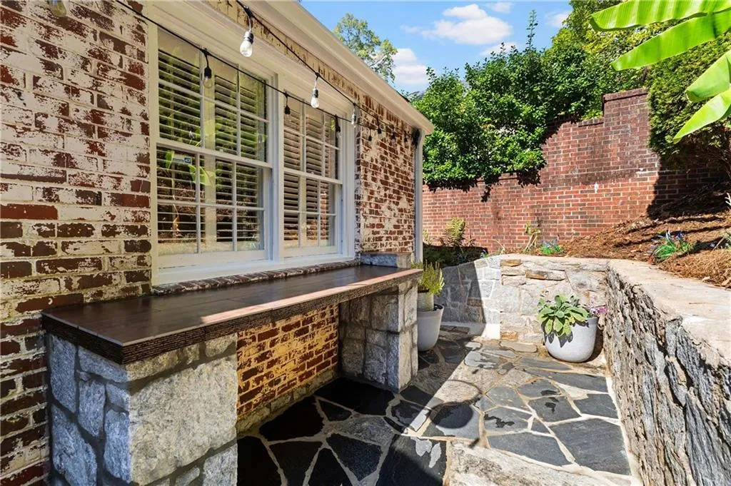 561 Peachtree Battle Avenue Nw, Atlanta, Georgia 30305, 4 Bedrooms Bedrooms, ,3 BathroomsBathrooms,Residential,For Sale,561 Peachtree Battle Avenue Nw,7678206