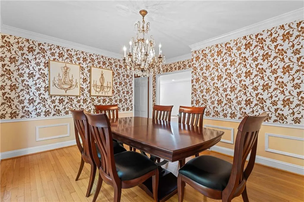 561 Peachtree Battle Avenue Nw, Atlanta, Georgia 30305, 4 Bedrooms Bedrooms, ,3 BathroomsBathrooms,Residential,For Sale,561 Peachtree Battle Avenue Nw,7678206