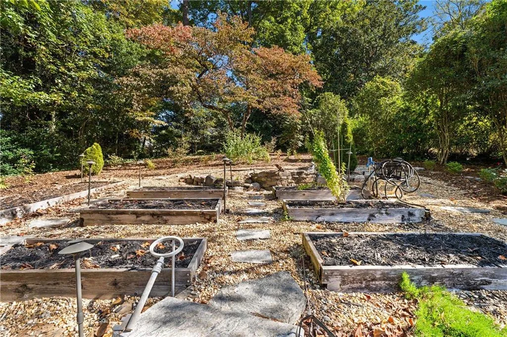 561 Peachtree Battle Avenue Nw, Atlanta, Georgia 30305, 4 Bedrooms Bedrooms, ,3 BathroomsBathrooms,Residential,For Sale,561 Peachtree Battle Avenue Nw,7678206