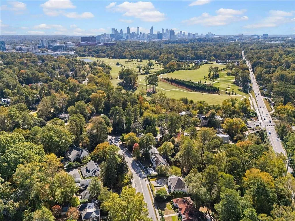 561 Peachtree Battle Avenue Nw, Atlanta, Georgia 30305, 4 Bedrooms Bedrooms, ,3 BathroomsBathrooms,Residential,For Sale,561 Peachtree Battle Avenue Nw,7678206