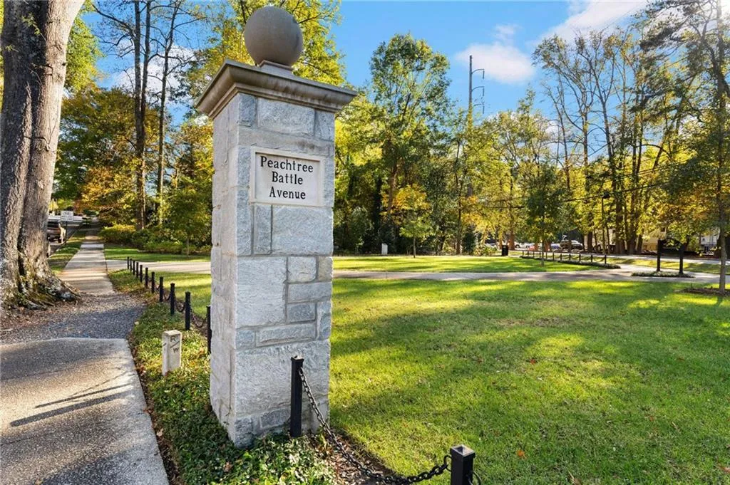 561 Peachtree Battle Avenue Nw, Atlanta, Georgia 30305, 4 Bedrooms Bedrooms, ,3 BathroomsBathrooms,Residential,For Sale,561 Peachtree Battle Avenue Nw,7678206