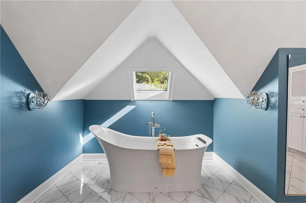 561 Peachtree Battle Avenue Nw, Atlanta, Georgia 30305, 4 Bedrooms Bedrooms, ,3 BathroomsBathrooms,Residential,For Sale,561 Peachtree Battle Avenue Nw,7678206