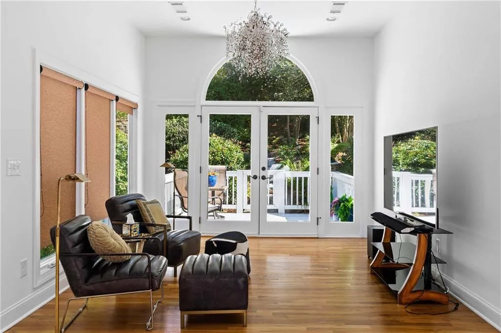 561 Peachtree Battle Avenue Nw, Atlanta, Georgia 30305, 4 Bedrooms Bedrooms, ,3 BathroomsBathrooms,Residential,For Sale,561 Peachtree Battle Avenue Nw,7678206