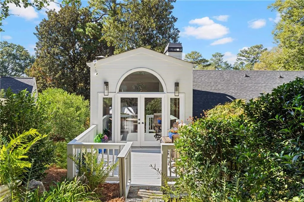 561 Peachtree Battle Avenue Nw, Atlanta, Georgia 30305, 4 Bedrooms Bedrooms, ,3 BathroomsBathrooms,Residential,For Sale,561 Peachtree Battle Avenue Nw,7678206