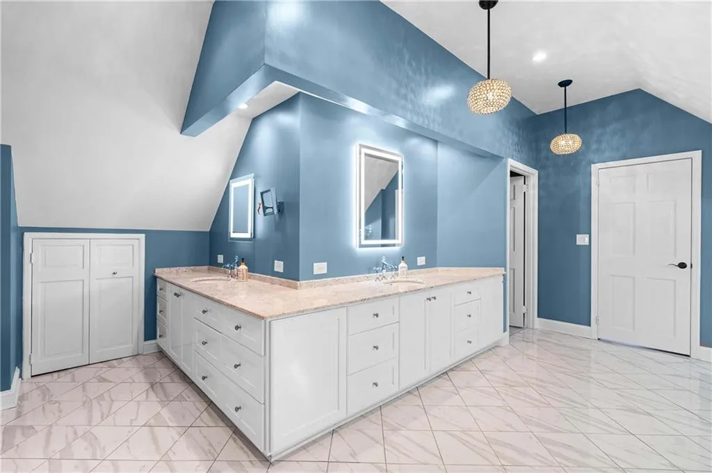 561 Peachtree Battle Avenue Nw, Atlanta, Georgia 30305, 4 Bedrooms Bedrooms, ,3 BathroomsBathrooms,Residential,For Sale,561 Peachtree Battle Avenue Nw,7678206