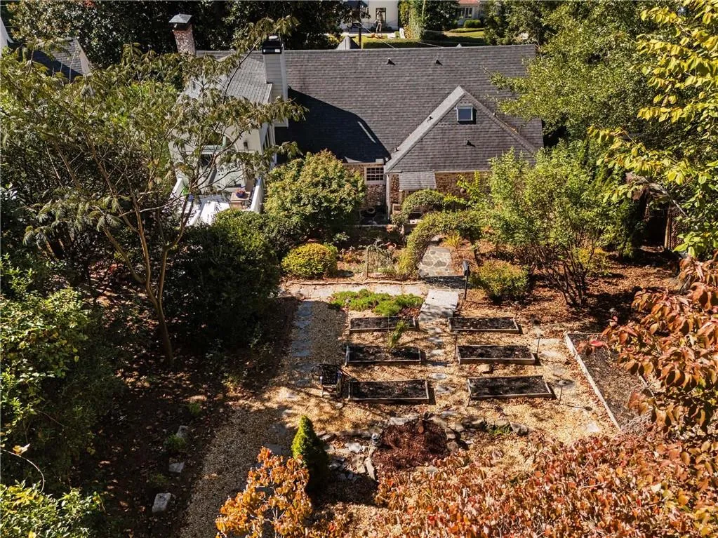 561 Peachtree Battle Avenue Nw, Atlanta, Georgia 30305, 4 Bedrooms Bedrooms, ,3 BathroomsBathrooms,Residential,For Sale,561 Peachtree Battle Avenue Nw,7678206