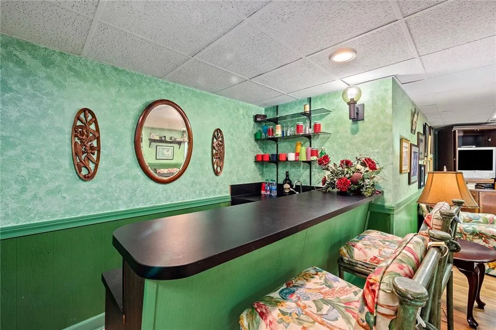 385 Riverhill Drive, Sandy Springs, Georgia 30328, 5 Bedrooms Bedrooms, ,4 BathroomsBathrooms,Residential,Sold,385 Riverhill Drive,6862452