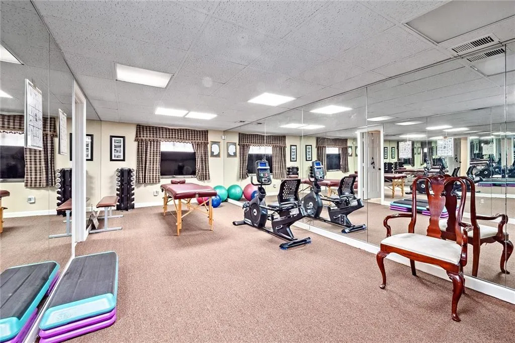 385 Riverhill Drive, Sandy Springs, Georgia 30328, 5 Bedrooms Bedrooms, ,4 BathroomsBathrooms,Residential,Sold,385 Riverhill Drive,6862452