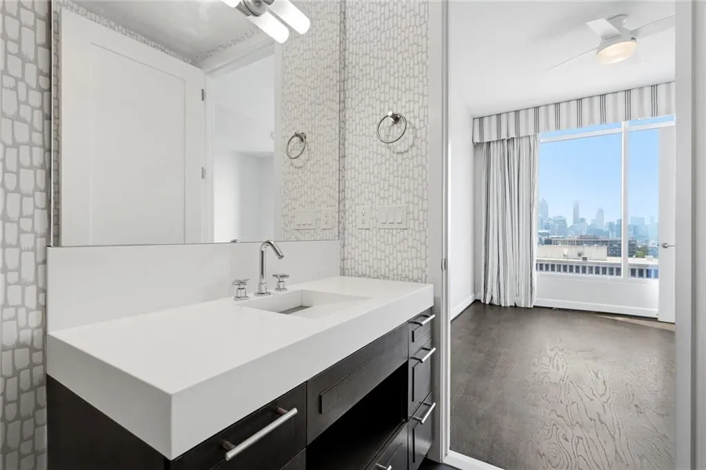 2nd Full Bathroom.