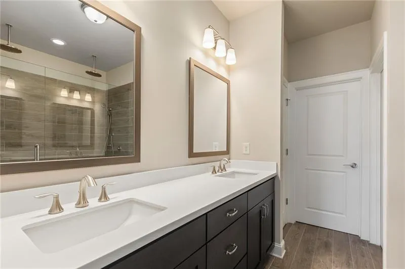 4234 Deming Circle, Sandy Springs, Georgia 30342, 3 Bedrooms Bedrooms, ,3 BathroomsBathrooms,Residential,Sold,4234 Deming Circle,6674228