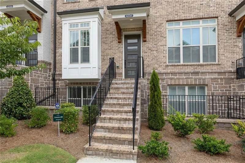 4234 Deming Circle, Sandy Springs, Georgia 30342, 3 Bedrooms Bedrooms, ,3 BathroomsBathrooms,Residential,Sold,4234 Deming Circle,6674228
