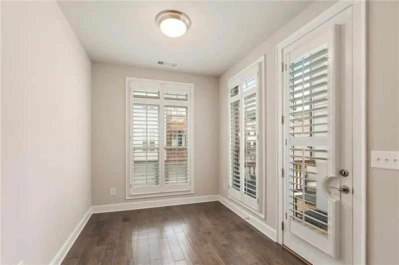 4234 Deming Circle, Sandy Springs, Georgia 30342, 3 Bedrooms Bedrooms, ,3 BathroomsBathrooms,Residential,Sold,4234 Deming Circle,6674228