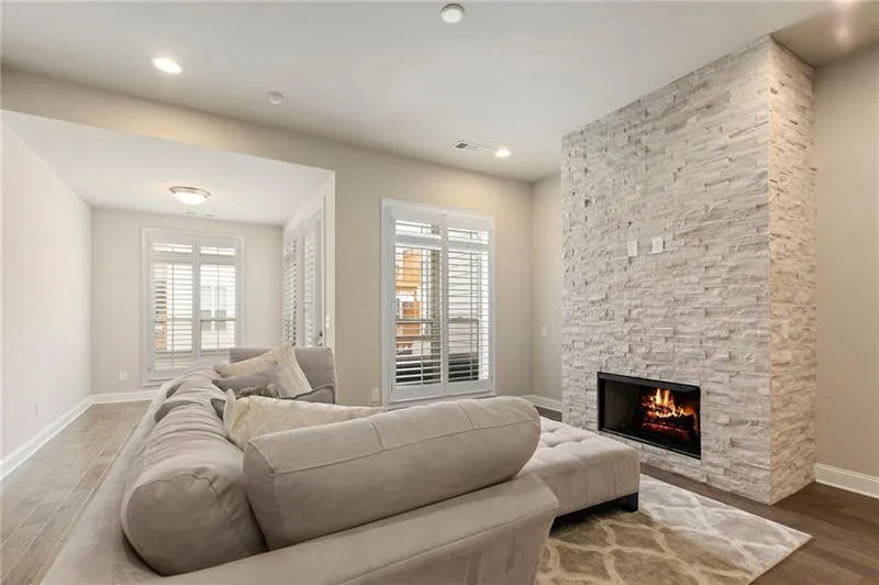 4234 Deming Circle, Sandy Springs, Georgia 30342, 3 Bedrooms Bedrooms, ,3 BathroomsBathrooms,Residential,Sold,4234 Deming Circle,6674228