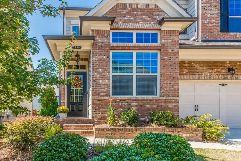 7620 Highland Bluff Drive, Sandy Springs, Georgia 30328, 3 Bedrooms Bedrooms, ,2 BathroomsBathrooms,Residential,Sold,7620 Highland Bluff Drive,6680459