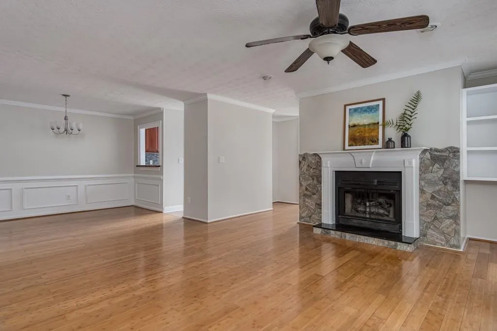 906 Woodcliff Drive, Sandy Springs, Georgia 30350, 2 Bedrooms Bedrooms, ,2 BathroomsBathrooms,Residential,Sold,906 Woodcliff Drive,6686191