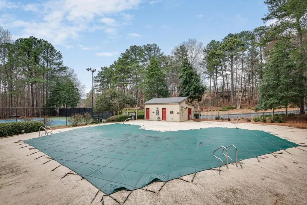 906 Woodcliff Drive, Sandy Springs, Georgia 30350, 2 Bedrooms Bedrooms, ,2 BathroomsBathrooms,Residential,Sold,906 Woodcliff Drive,6686191