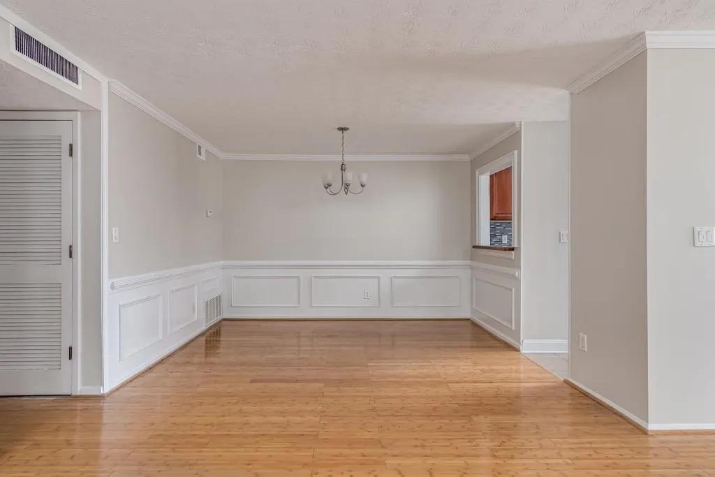 906 Woodcliff Drive, Sandy Springs, Georgia 30350, 2 Bedrooms Bedrooms, ,2 BathroomsBathrooms,Residential,Sold,906 Woodcliff Drive,6686191