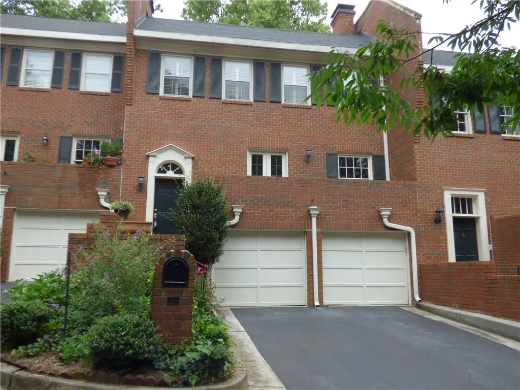 634 Jefferson Circle Unit 634, Sandy Springs, Georgia 30328, 3 Bedrooms Bedrooms, ,2 BathroomsBathrooms,Residential,Sold,634 Jefferson Circle Unit 634,6042083