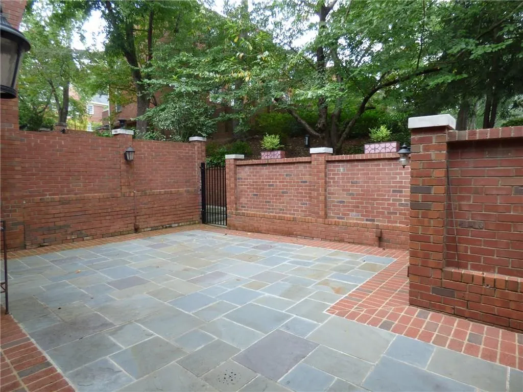 634 Jefferson Circle Unit 634, Sandy Springs, Georgia 30328, 3 Bedrooms Bedrooms, ,2 BathroomsBathrooms,Residential,Sold,634 Jefferson Circle Unit 634,6042083