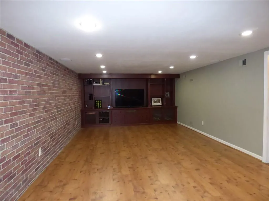 634 Jefferson Circle Unit 634, Sandy Springs, Georgia 30328, 3 Bedrooms Bedrooms, ,2 BathroomsBathrooms,Residential,Sold,634 Jefferson Circle Unit 634,6042083