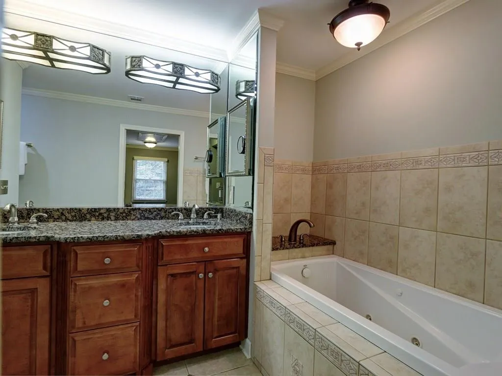 634 Jefferson Circle Unit 634, Sandy Springs, Georgia 30328, 3 Bedrooms Bedrooms, ,2 BathroomsBathrooms,Residential,Sold,634 Jefferson Circle Unit 634,6042083