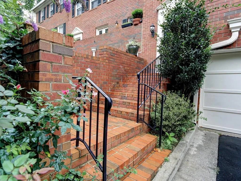 634 Jefferson Circle Unit 634, Sandy Springs, Georgia 30328, 3 Bedrooms Bedrooms, ,2 BathroomsBathrooms,Residential,Sold,634 Jefferson Circle Unit 634,6042083