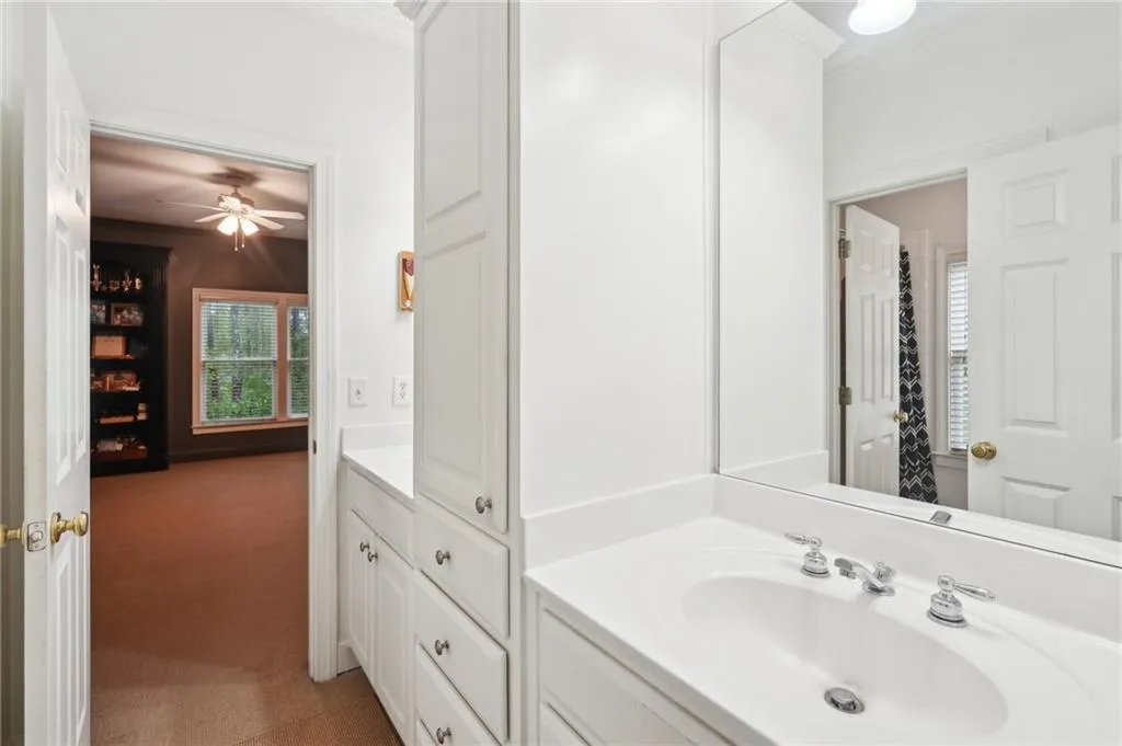 135 High Point Walk, Atlanta, Georgia 30342, 4 Bedrooms Bedrooms, ,3 BathroomsBathrooms,Residential,Sold,135 High Point Walk,7553473