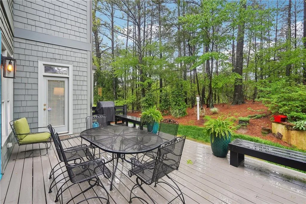 135 High Point Walk, Atlanta, Georgia 30342, 4 Bedrooms Bedrooms, ,3 BathroomsBathrooms,Residential,Sold,135 High Point Walk,7553473