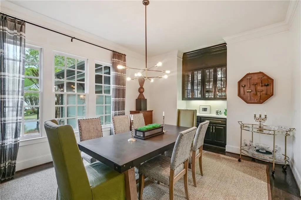 135 High Point Walk, Atlanta, Georgia 30342, 4 Bedrooms Bedrooms, ,3 BathroomsBathrooms,Residential,Sold,135 High Point Walk,7553473