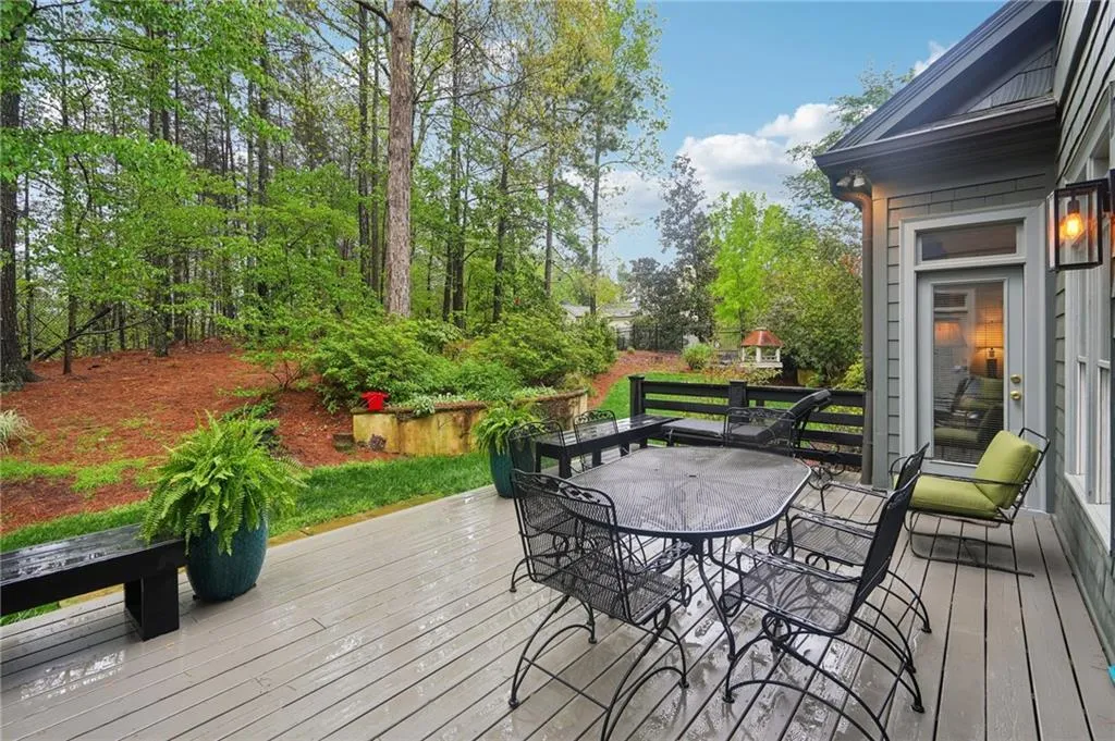 135 High Point Walk, Atlanta, Georgia 30342, 4 Bedrooms Bedrooms, ,3 BathroomsBathrooms,Residential,Sold,135 High Point Walk,7553473