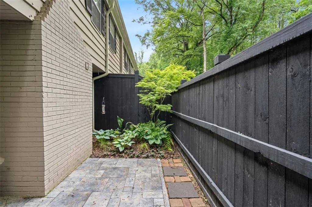 3663 Essex Avenue Unit 29, Atlanta, Georgia 30339, 3 Bedrooms Bedrooms, ,2 BathroomsBathrooms,Residential,For Sale,3663 Essex Avenue Unit 29,7579130