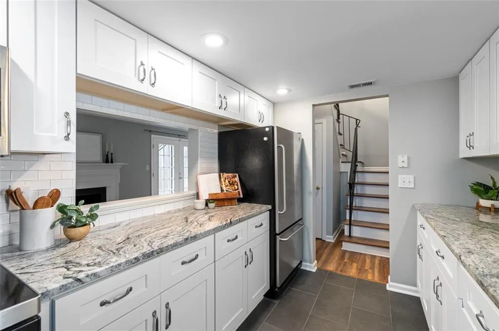 3663 Essex Avenue Unit 29, Atlanta, Georgia 30339, 3 Bedrooms Bedrooms, ,2 BathroomsBathrooms,Residential,For Sale,3663 Essex Avenue Unit 29,7579130