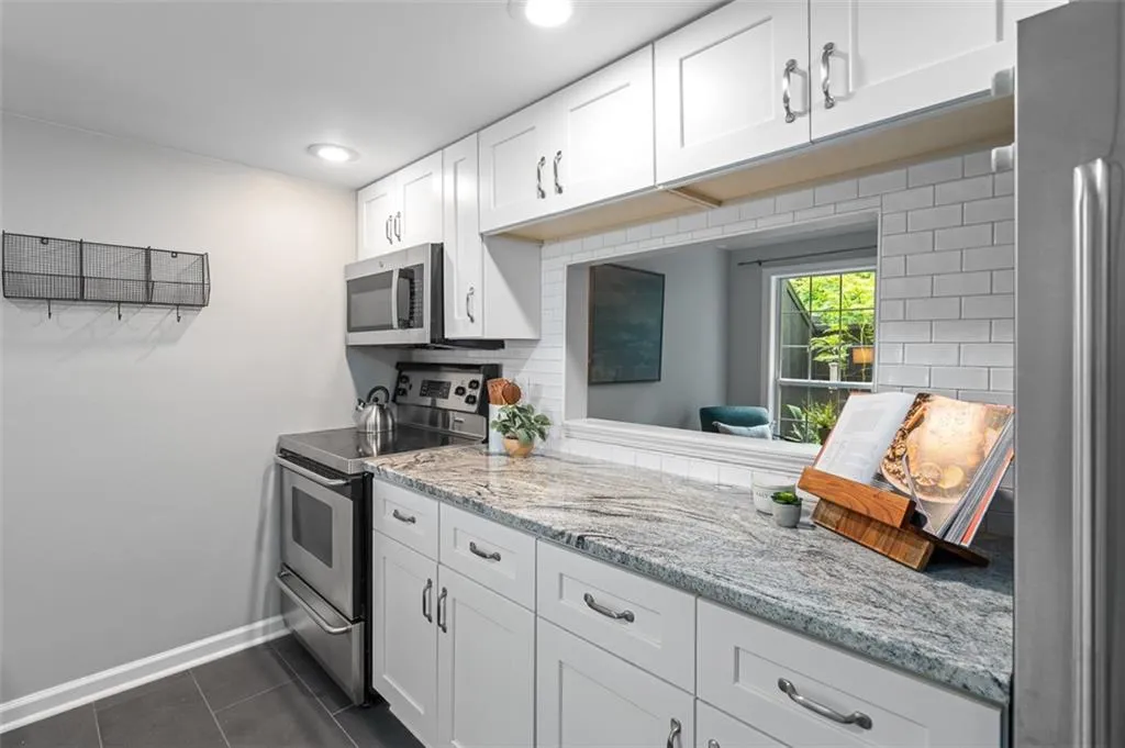 3663 Essex Avenue Unit 29, Atlanta, Georgia 30339, 3 Bedrooms Bedrooms, ,2 BathroomsBathrooms,Residential,For Sale,3663 Essex Avenue Unit 29,7579130