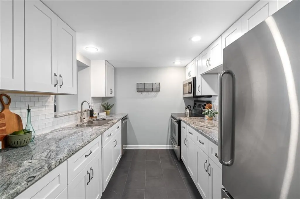 3663 Essex Avenue Unit 29, Atlanta, Georgia 30339, 3 Bedrooms Bedrooms, ,2 BathroomsBathrooms,Residential,For Sale,3663 Essex Avenue Unit 29,7579130