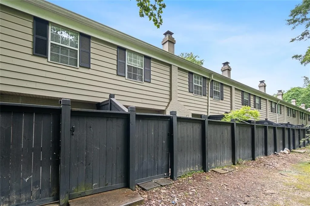 3663 Essex Avenue Unit 29, Atlanta, Georgia 30339, 3 Bedrooms Bedrooms, ,2 BathroomsBathrooms,Residential,For Sale,3663 Essex Avenue Unit 29,7579130
