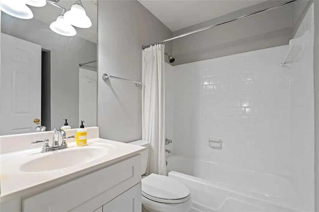 Hall bathroom upstairs