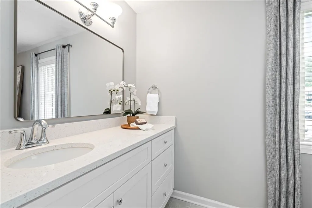 3663 Essex Avenue Unit 29, Atlanta, Georgia 30339, 3 Bedrooms Bedrooms, ,2 BathroomsBathrooms,Residential,For Sale,3663 Essex Avenue Unit 29,7579130
