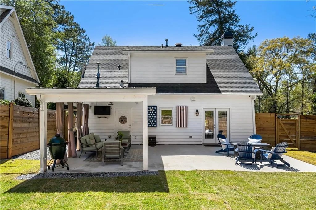 396 Carolwood Lane, Atlanta, Georgia 30342, 3 Bedrooms Bedrooms, ,2 BathroomsBathrooms,Residential,Sold,396 Carolwood Lane,7027359