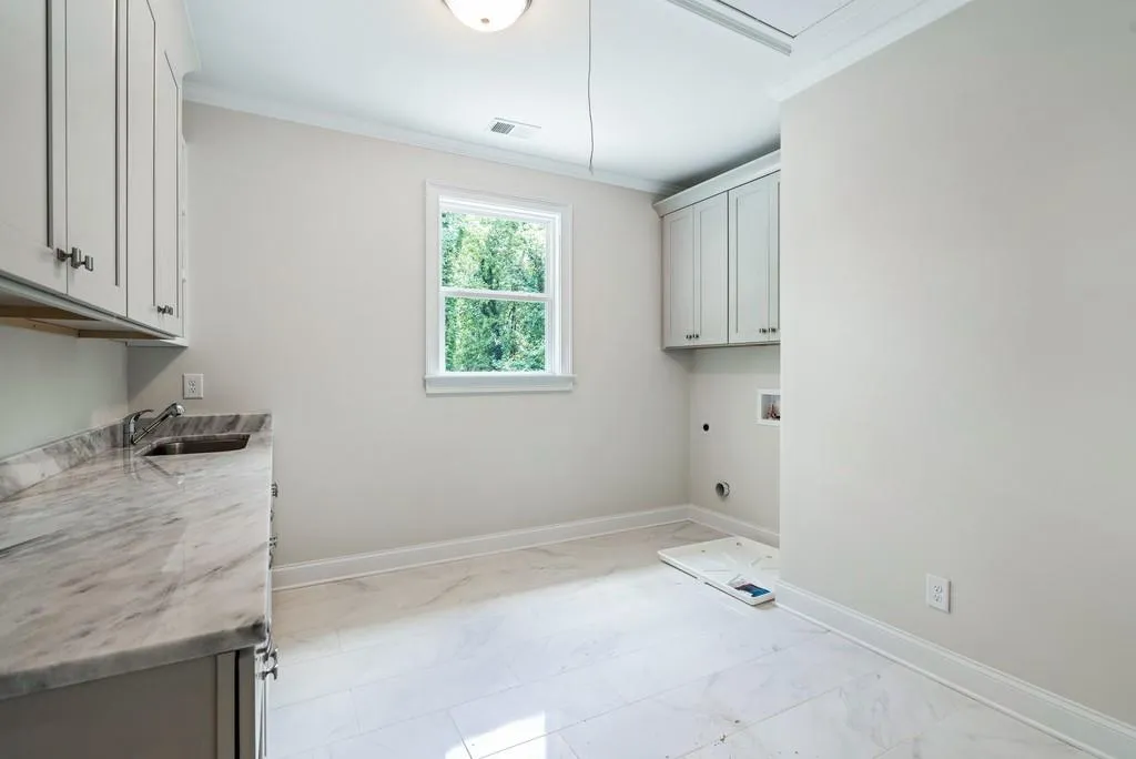 6575 Bridgewood Valley Road, Sandy Springs, Georgia 30328, 5 Bedrooms Bedrooms, ,5 BathroomsBathrooms,Residential,Sold,6575 Bridgewood Valley Road,6608310