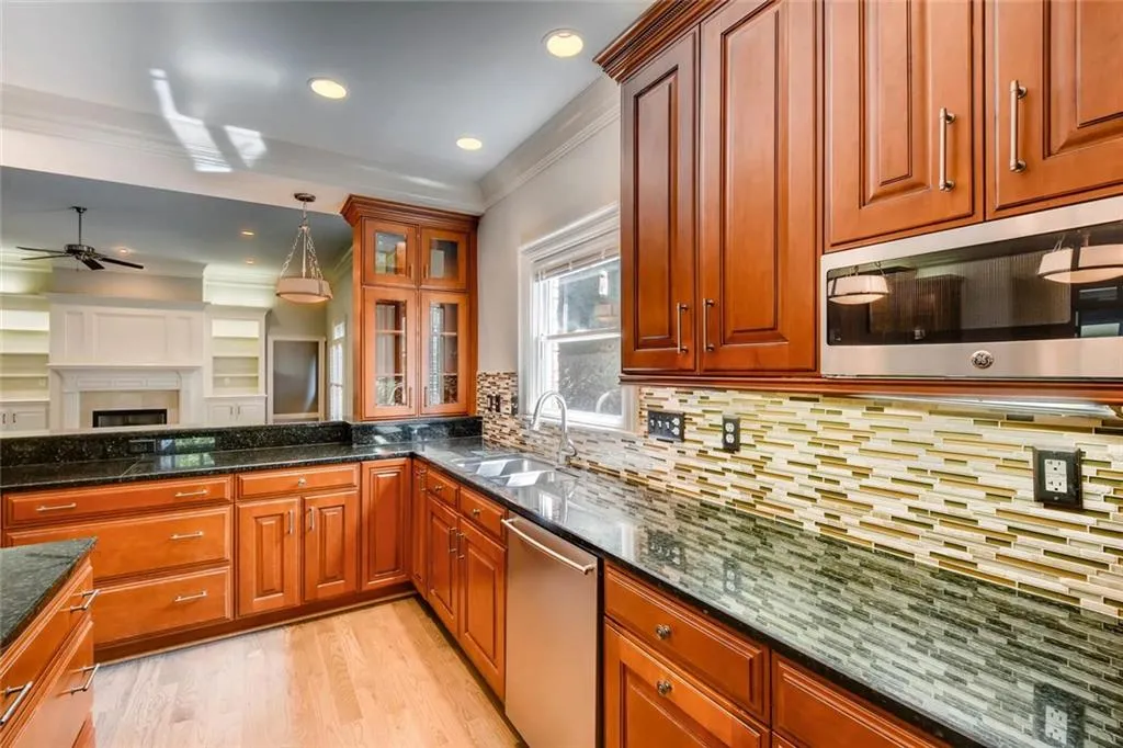 100 Strauss Lane, Atlanta, Georgia 30350, 7 Bedrooms Bedrooms, ,7 BathroomsBathrooms,Residential,Sold,100 Strauss Lane,5847940